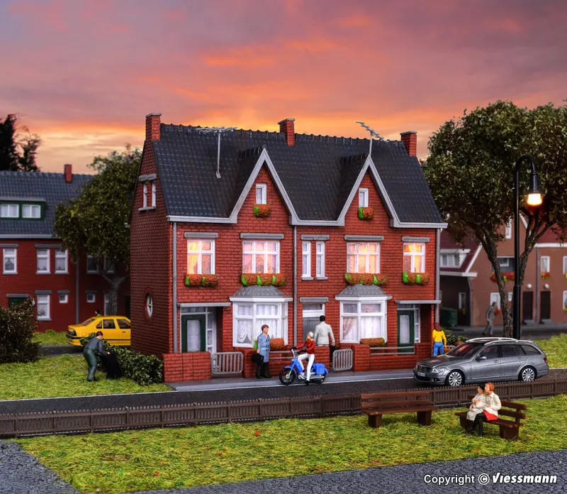 Kibri - 38323 - House Kit - Bussardstraße (Ho Scale) 1