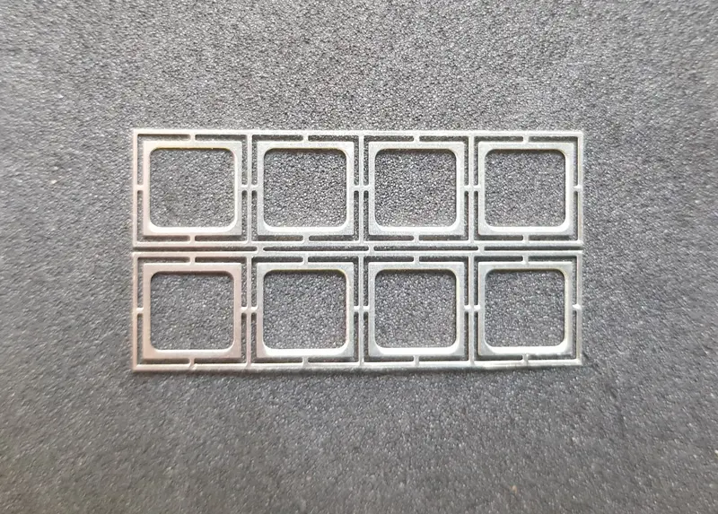 Krm-Ho040 - Beclawat Windows - Backings For 8.4Mm X 8.1 Mm - 8Pc (Ho Scale) 1