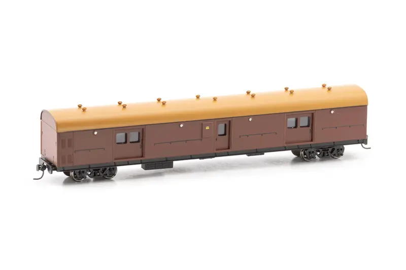 Lhy Passenger Brake Van 1619 Deep Indian Red With Navy Roof 1