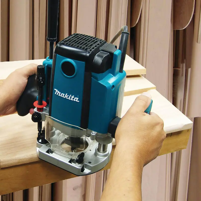 Makita Rp1800 3-1/4 Hp 15.0 Amp 2-3/4-Inch 22,000 Rpm Smooth Plunge Router 2