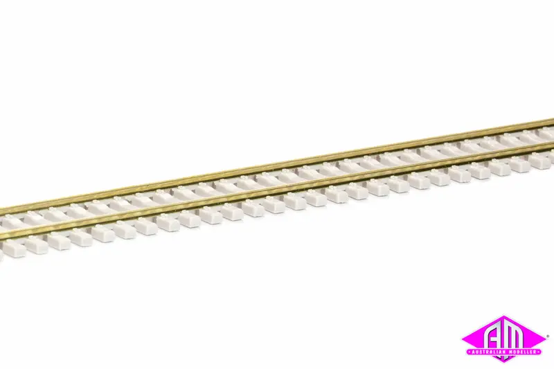 Micro Engineering - 10-105 - Flex-Trak - Non-Weathered - Code 83 - Concrete Ties (Ho Scale) 1