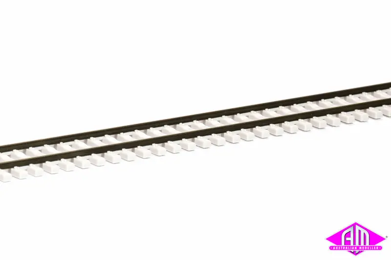 Micro Engineering - 12-105 - Flex-Trak - Weathered - Code 83 - Concrete Ties (Ho Scale) 1