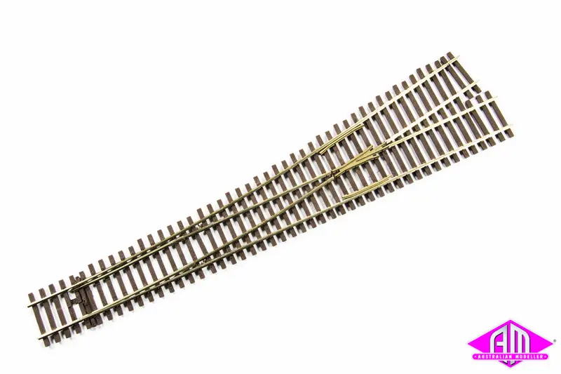 Micro Engineering - 14-805 - Turnout - Code 70 - #6 Frog - Left Hand (Ho Scale) 1