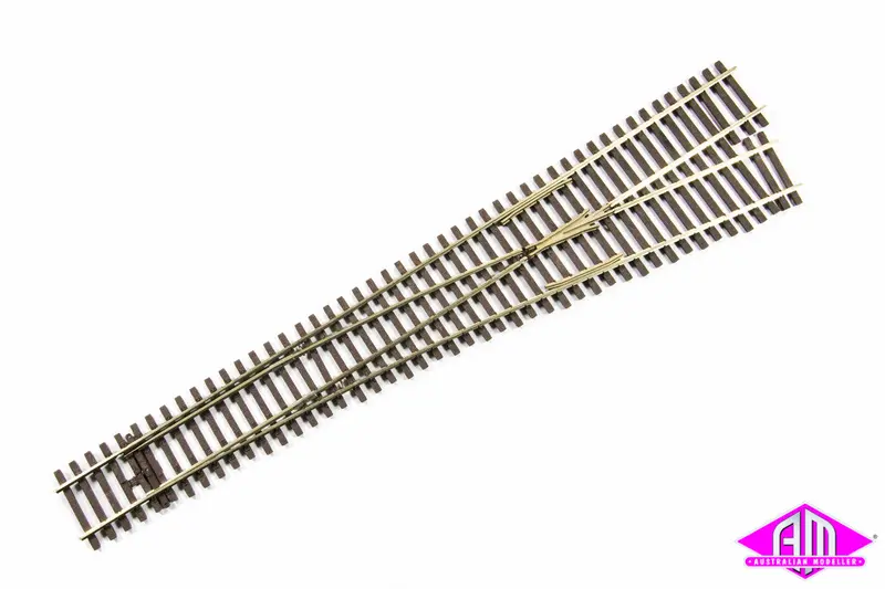 Micro Engineering - 14-806 - Turnout - Code 70 - #6 Frog - Right Hand (Ho Scale) 1