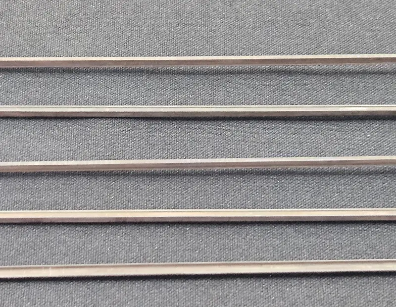 Micro Engineering - 16-100 - Weathered Rail - Code 100 1