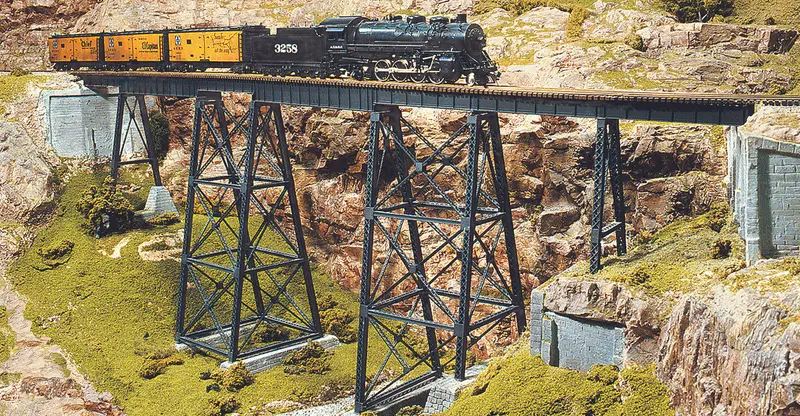 Micro Engineering - 75-514 - Tall Steel Viaduct - 150' Standard Bridge (Ho Scale) 1