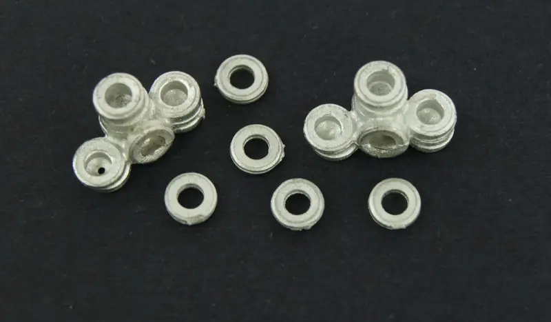 Micro Engineering - 80-140 - Stacked Tires (N Scale) 1