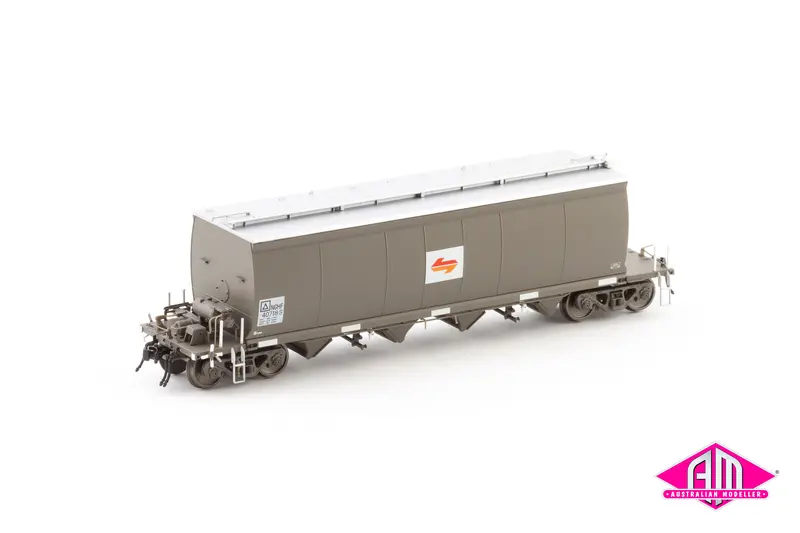 Nghf Grain Hopper With Ground Operated Lids, Pacific National Wagon Grime With Candy L7 - 4 Car Pack (Ngh-60) Ho Scale 1
