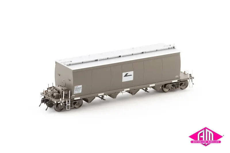 Nghf Grain Hopper With Ground Operated Lids, Pacific National Wagon Grime With Faded L7 - 4 Car Pack (Ngh-59) Ho Scale 1