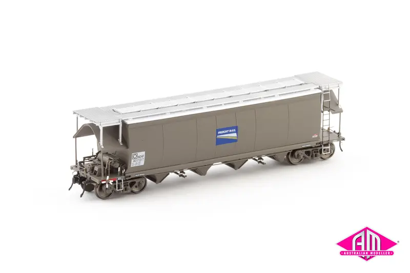 Nghf Grain Hopper With Roof Walks, Freight Rail Wagon Grime With Blue Freight Rail Logos - 4 Car Pack (Ngh-56) Ho Scale 1