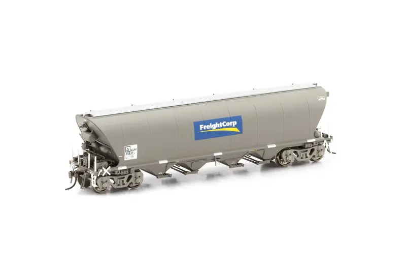 Ngpf Grain Hopper, With Ground Operated Lids - Wagon Grime With Freightcorp Logos - 4 Car Pack Ngh-29 1