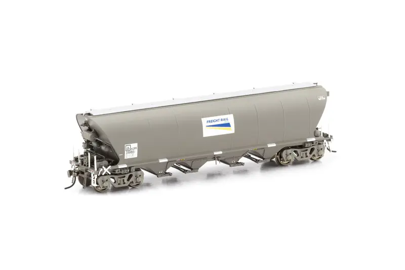 Ngpf Grain Hopper, With Ground Operated Lids - Wagon Grime With White Freight Rail Grain Logos - 4 Car Pack Ngh-27 1