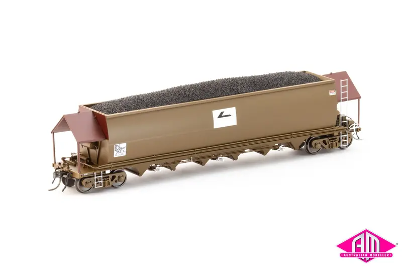 Nhvf Coal Hopper, Wagon Grime With Sra Red Ends And Faded L7 - 4 Car Pack Nch-84 1