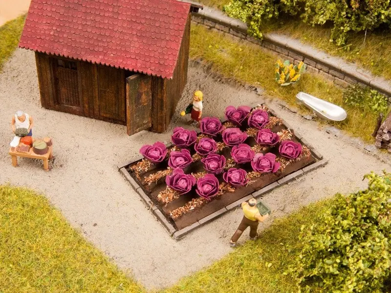Noch 13218 - Red Cabbage 16Pc (3 X 6Cm) (Ho Scale) 1