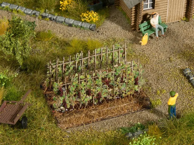 Noch 13224 - Deco Minis - Vines With Black Grapes (Ho Scale) 1