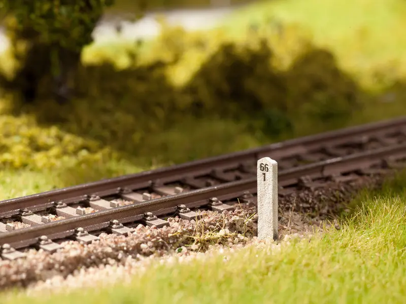 Noch 14300 - Laser-Cut Minis - Milestones (Ho Scale) 1
