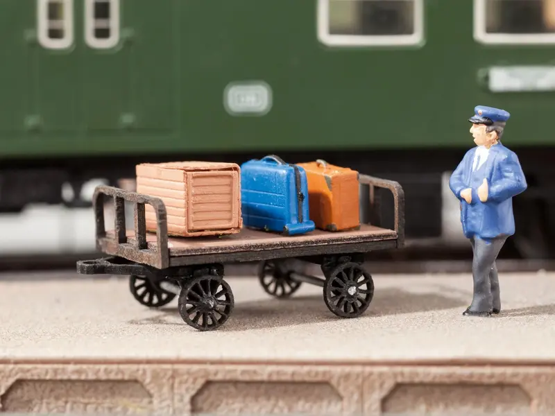 Noch 14311 - Laser-Cut Minis - Luggage Cart (Ho Scale) 1