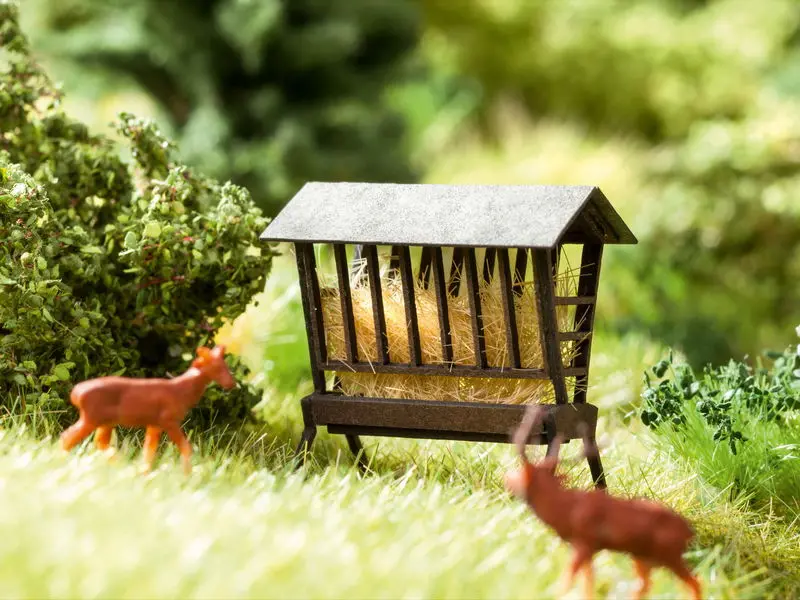 Noch 14343 - Hay Feeder (Ho Scale) 1
