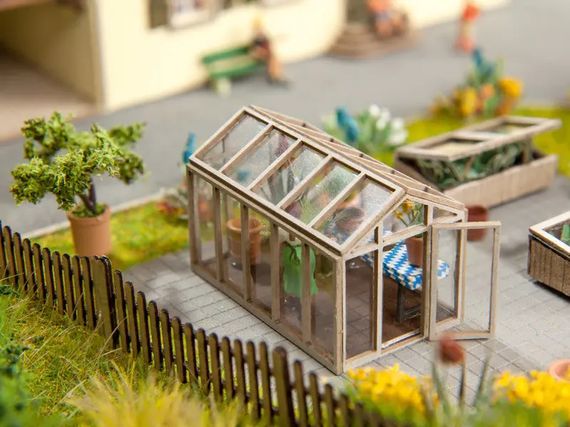 Noch 14357 - Laser-Cut Minis - Green House (Ho Scale) 1