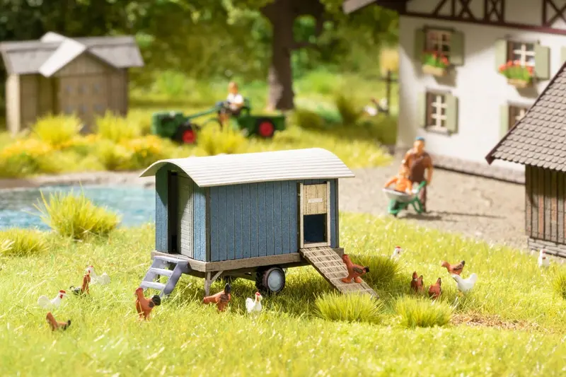 Noch 14377 - Laser-Cut Minis - Mobile Chicken Coup (Ho Scale) 1