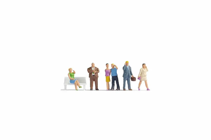 Noch 15574 - People With Cell Phones (Ho Scale) 1