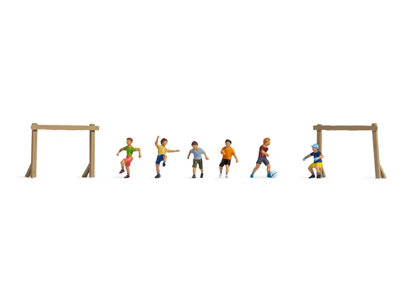 Noch 15817 - Figure Set - Children On The Football Pitch (Ho Scale) 1