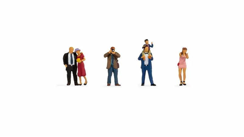 Noch 15864 - Wedding Guests (Ho Scale) 1