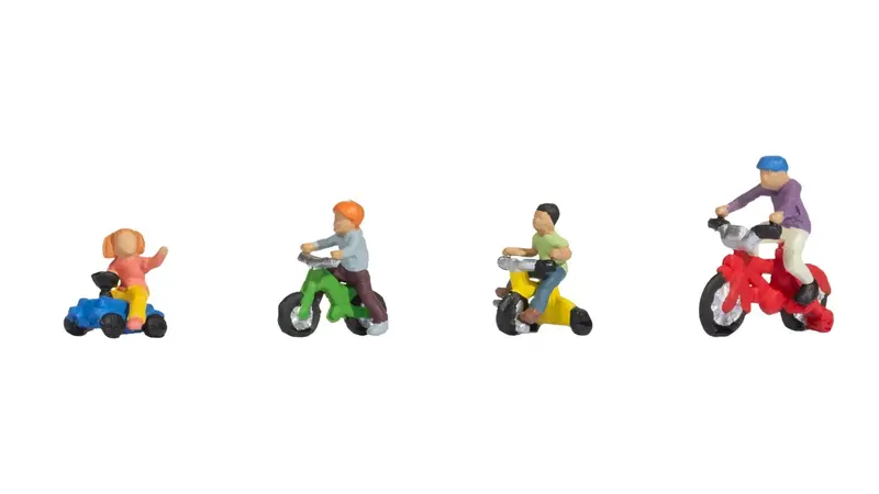 Noch 15908 - Figure Set - Children On Bicycles (Ho Scale) 1