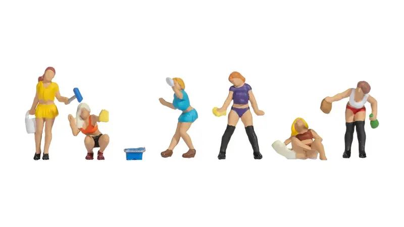 Noch 15947 - Figure Set - Sexy Carwash (Ho Scale) 1