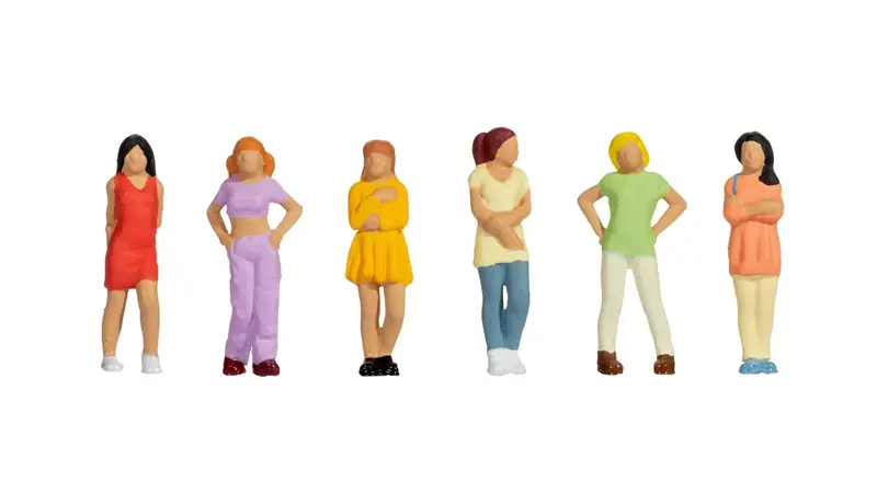 Noch 36517 - Figure Set - Female Teenagers (N Scale) 1