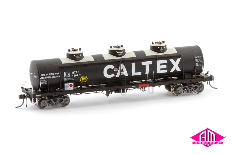 Nswsra Ntaf 10,000 Gallon Rail Tank Cars 4 Car Pack 1983-1995 Ntaf 002 (Ho Scale) 1
