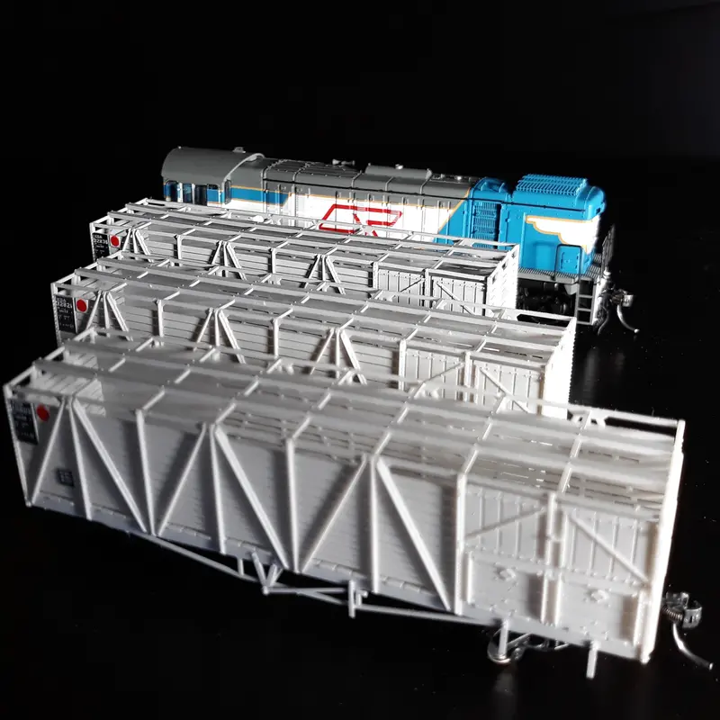 Set07ho - Queensland Rail Locomotive Starter Set With 3 Cattle Wagons (Ho Scale) 1