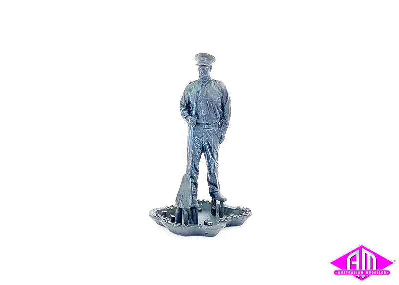 Station Master 5 (7Mm Scale) 1
