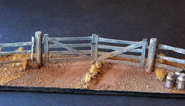 Uneek - Un-610 - Farm Gates With Posts (Ho Scale) 1