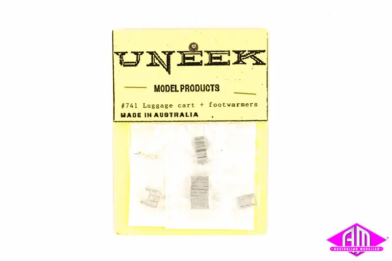 Uneek - Un-741 - Luggage Cart & Foot Warmers (Ho Scale) 1