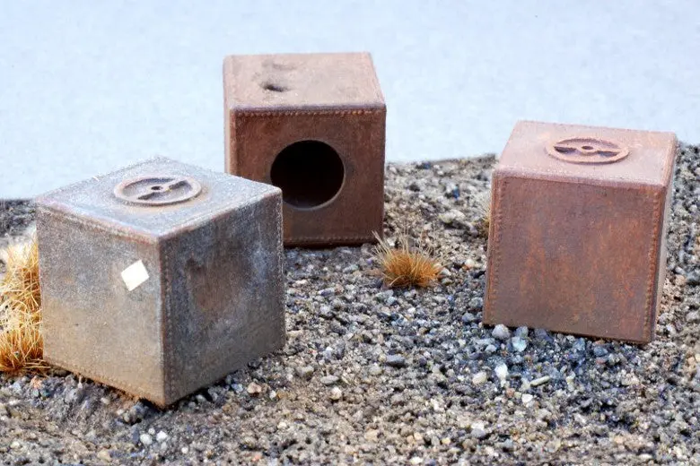 Uneek - Un-900 - Ship Tanks - 3Pc (Ho Scale) 1
