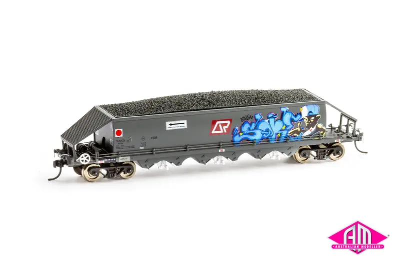 Vak Coal Hopper Vakmb Weathered Qr Red Vak305 (4 Car Set) Ho Scale 16.5Mm 1