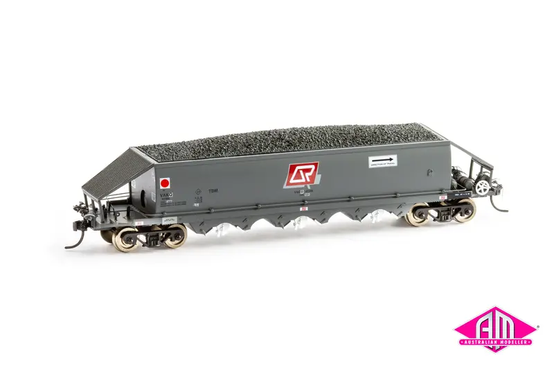 Vak Coal Hopper Vakq Weathered Qr Red On Patches Vak306 (4 Car Set) Ho Scale 16.5Mm 1