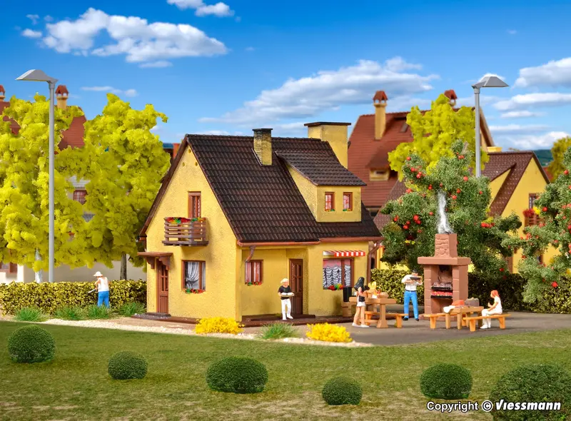 Vollmer - 49217 - House (Ho Scale) 1