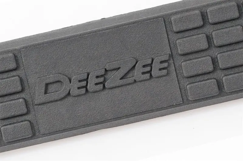 Dee Zee Stainless Steel Side Steps – 3" Round, Cab-Length Fitment 1